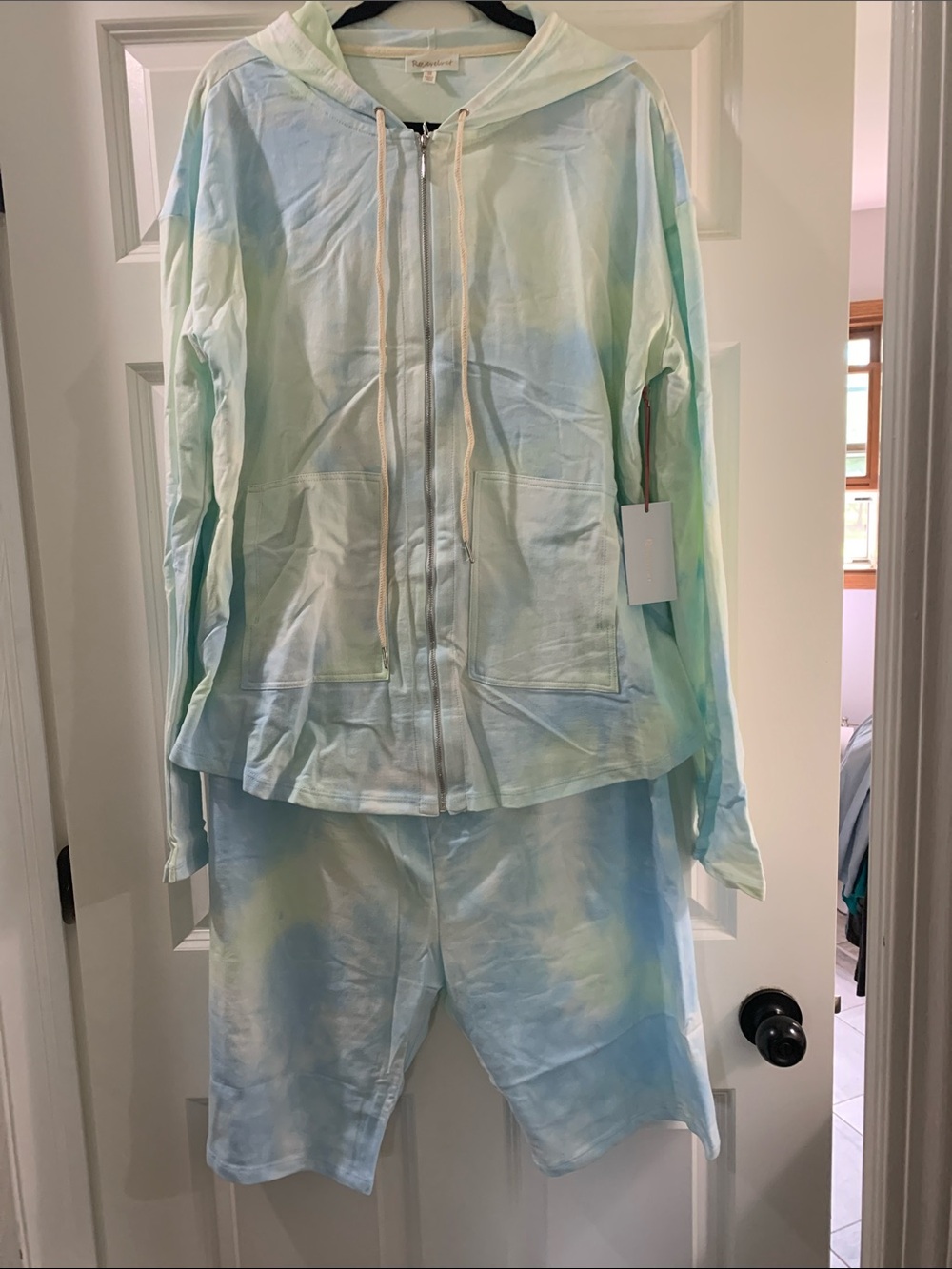 Rosevelvet Pastel Tie-Dye Hooded Zip-Up Top & Shorts Set in Soft Blue and Green